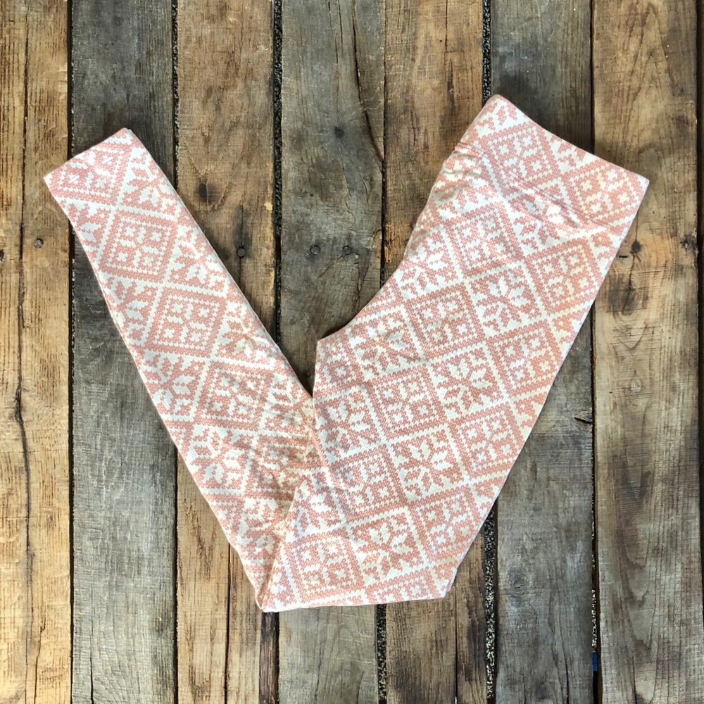 Salmon and Cream Pattern Leggings